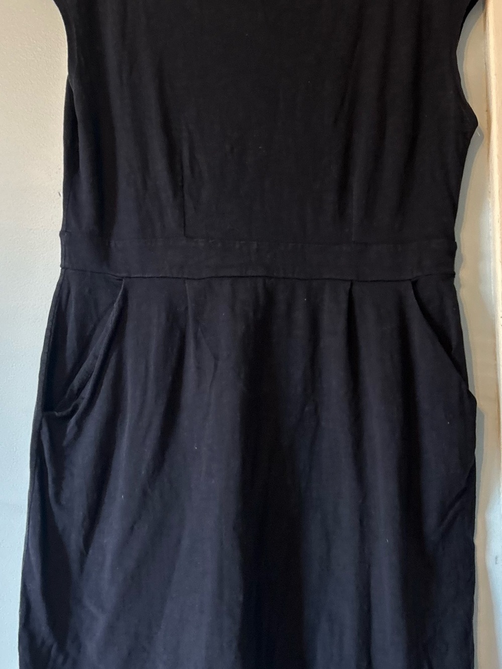 Classic Navy Sleeveless Women's Dress with Pockets